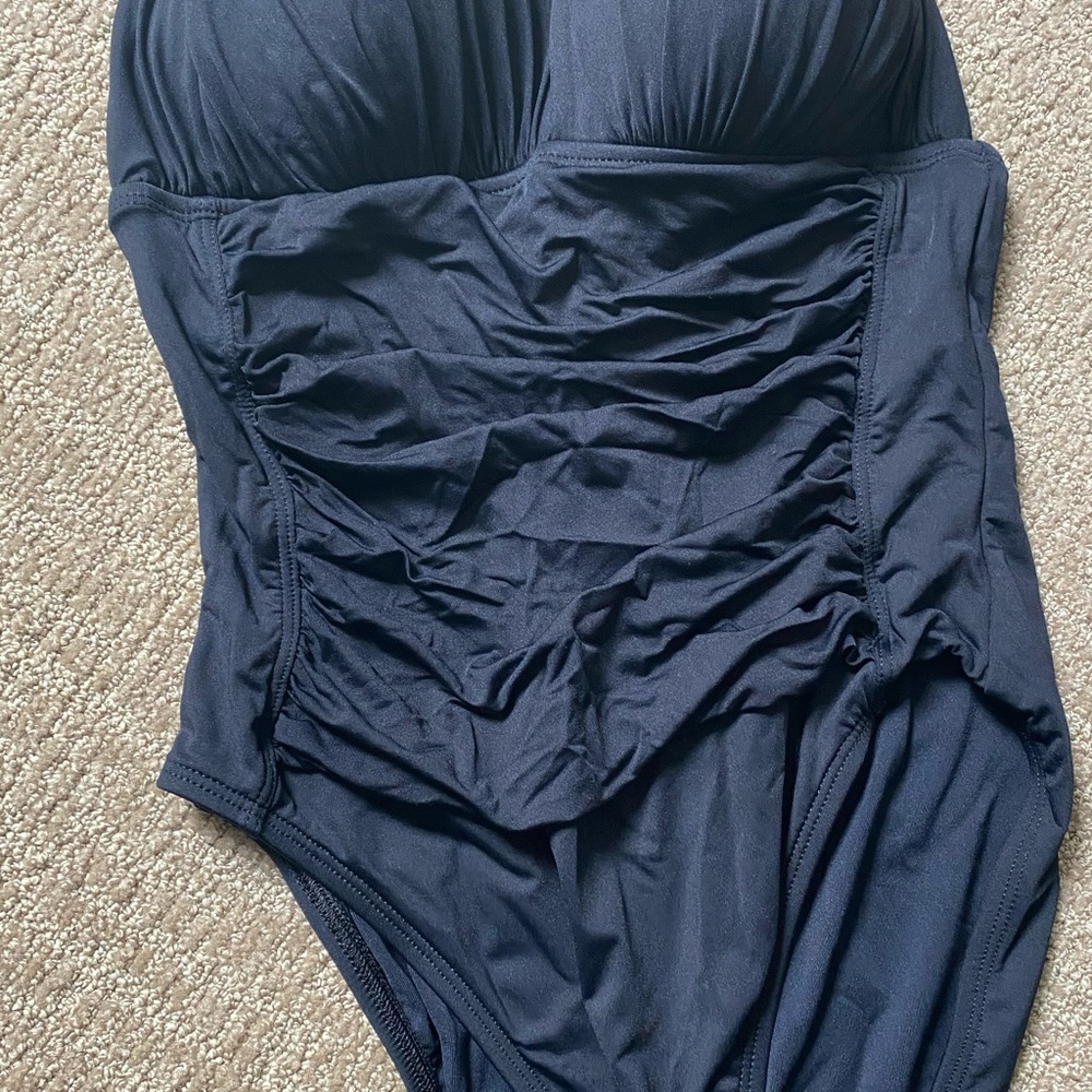 La Blanca Island Goddess Mio One-Piece Swimsuit - Picture 7 of 7